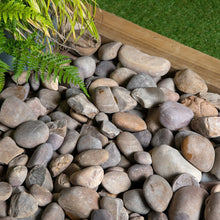 River 40-90mm Pebbles